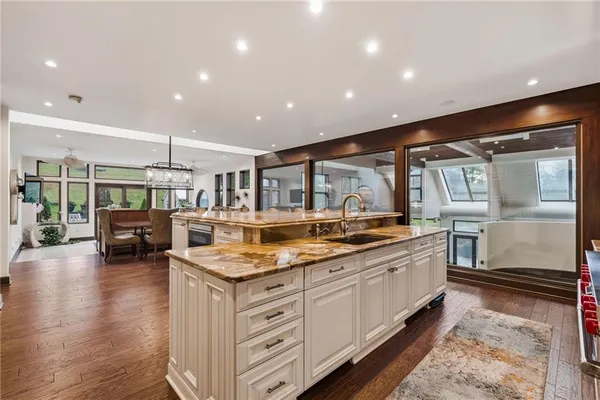 $3,985,000 | 514 Justabout Road, Venetia, PA 15367