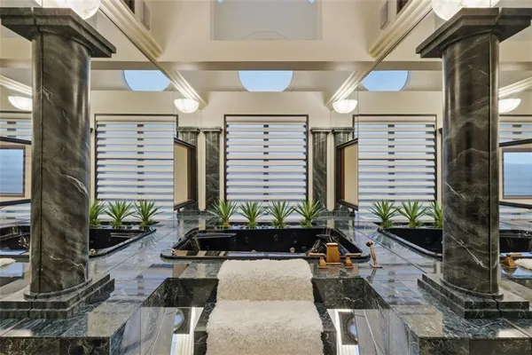 $3,985,000 | 514 Justabout Road, Venetia, PA 15367