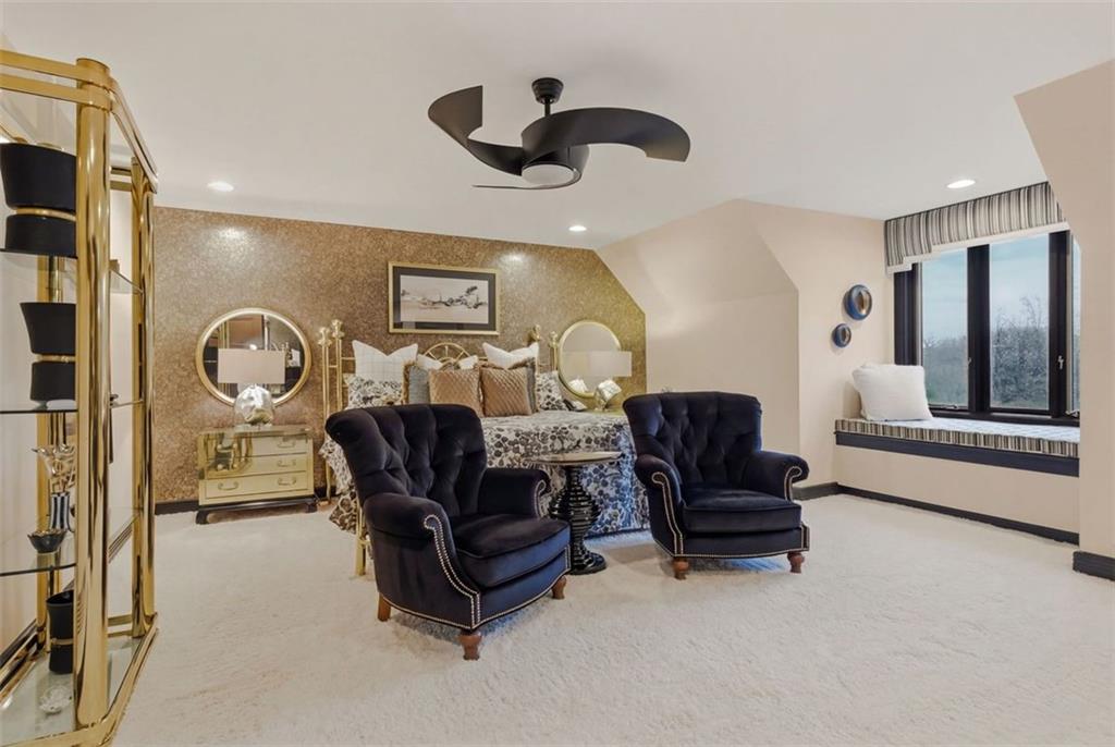 514 Justabout Road Venetia, PA 15367 - Photo 40 of 50 a living room with furniture