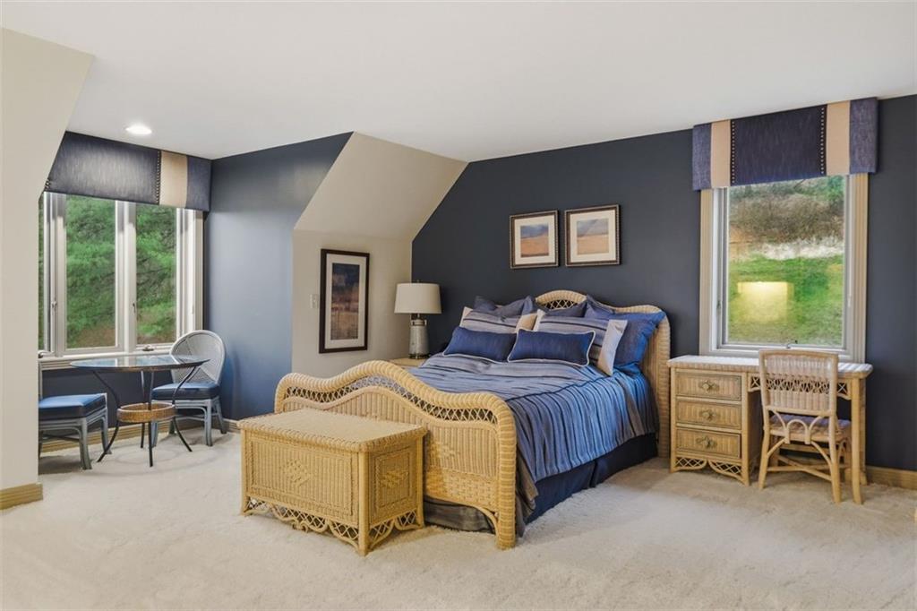 514 Justabout Road Venetia, PA 15367 - Photo 43 of 50 a bedroom with a bed and a desk