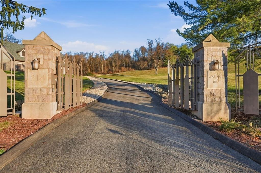 514 Justabout Road Venetia, PA 15367 - Photo 7 of 50 a view of a pathway of a house with a yard