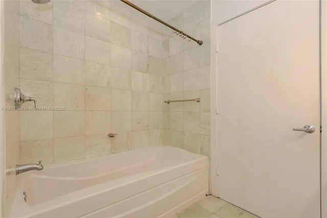 $5,500 | 1060 Brickell Avenue, Unit 4309, Miami, FL 33131