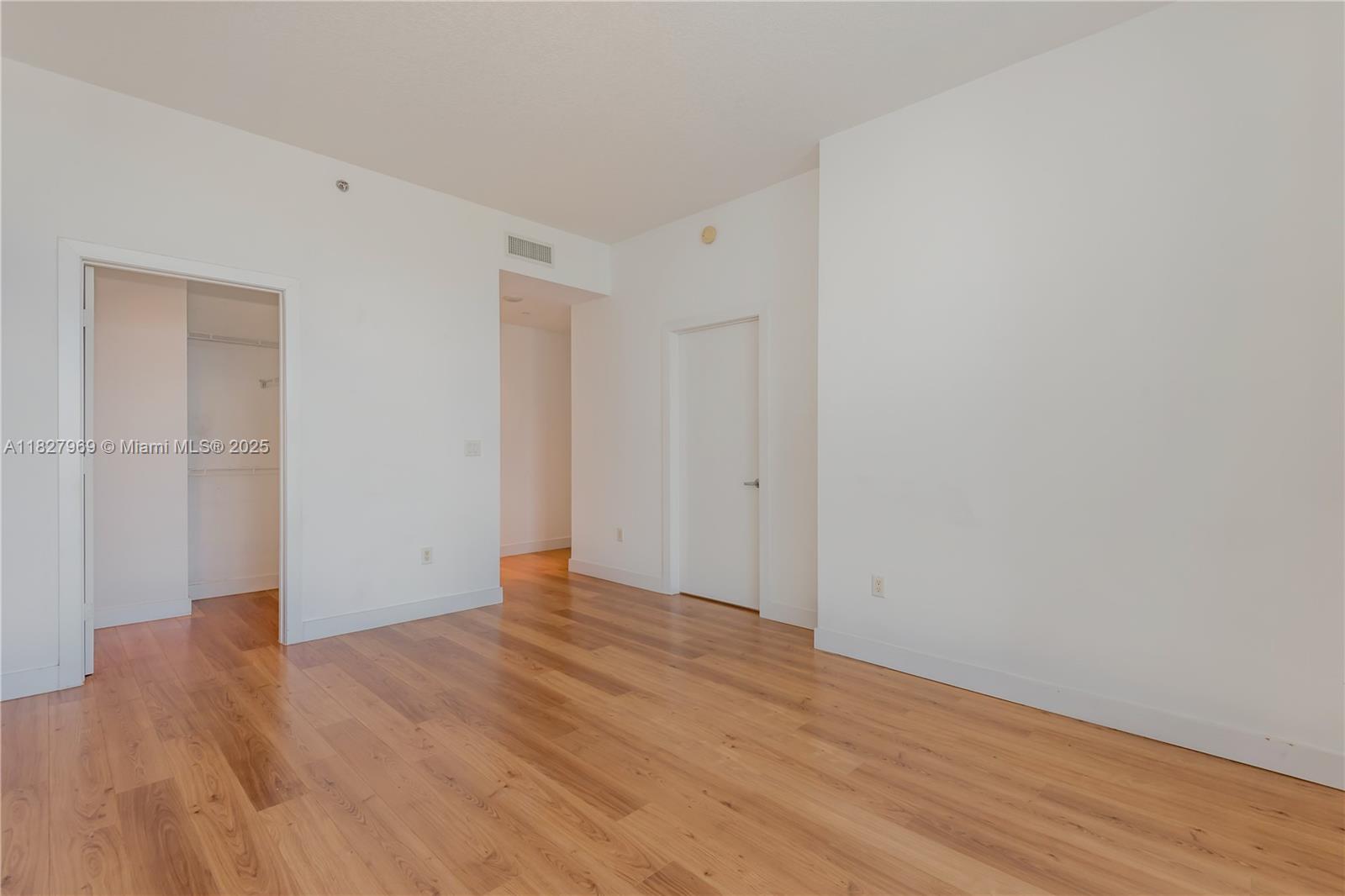 1060 Brickell Avenue, Unit 4309 Miami, FL 33131 - Photo 22 of 27