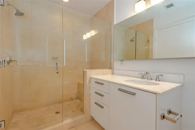 $5,500 | 1060 Brickell Avenue, Unit 4309, Miami, FL 33131