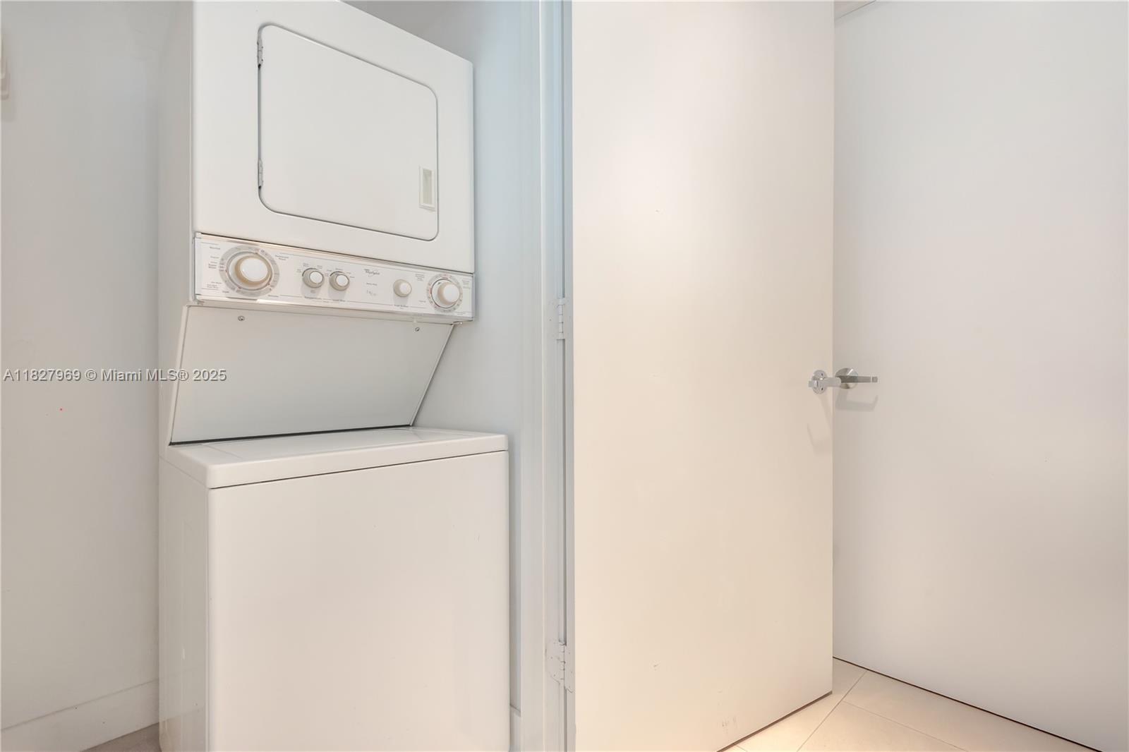 1060 Brickell Avenue, Unit 4309 Miami, FL 33131 - Photo 25 of 27