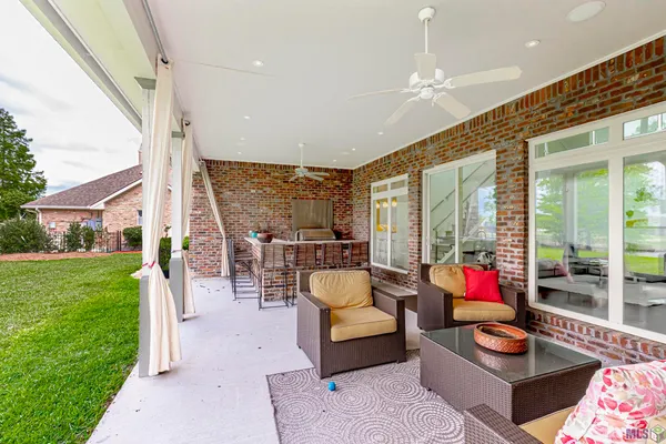 $830,000 | 40228 Dove Estates Court, Gonzales, LA 70737
