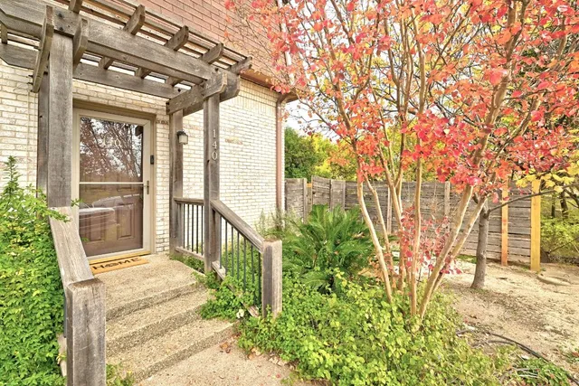 $1,500 | 7801 Shoal Creek Boulevard, Unit 140, Austin, TX 78757