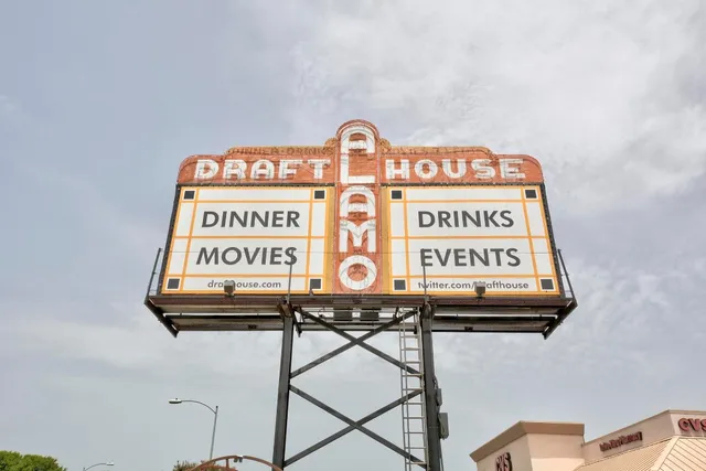 $1,500 | 7801 Shoal Creek Boulevard, Unit 140, Austin, TX 78757