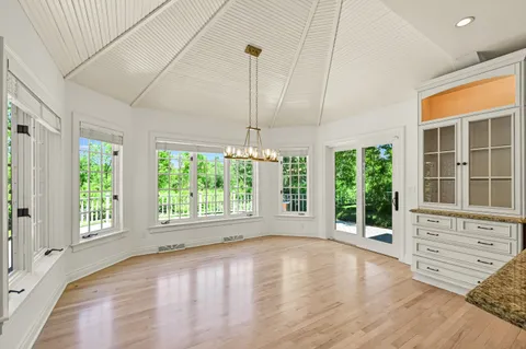 $2,695,000 | 2146 West Columbia Court, Mequon, WI 53092