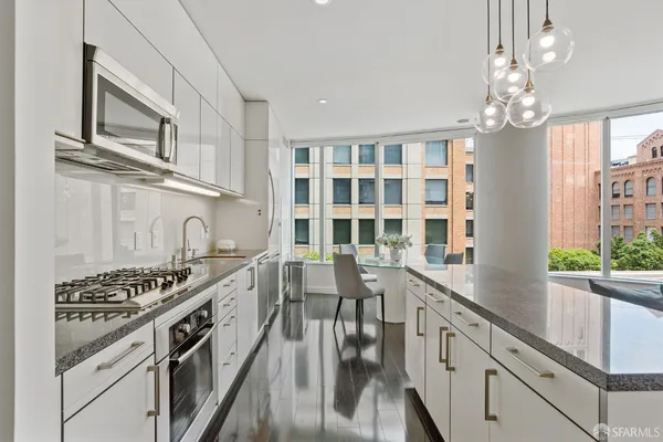 $6,990 | 338 Spear Street, Unit 6D, San Francisco, CA 94105