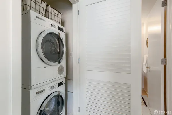 $6,990 | 338 Spear Street, Unit 6D, San Francisco, CA 94105