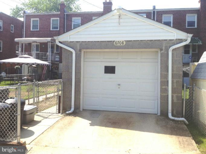 6708 Woodley Road Baltimore, MD 21222 - Photo 16 of 18 Garage/Paving