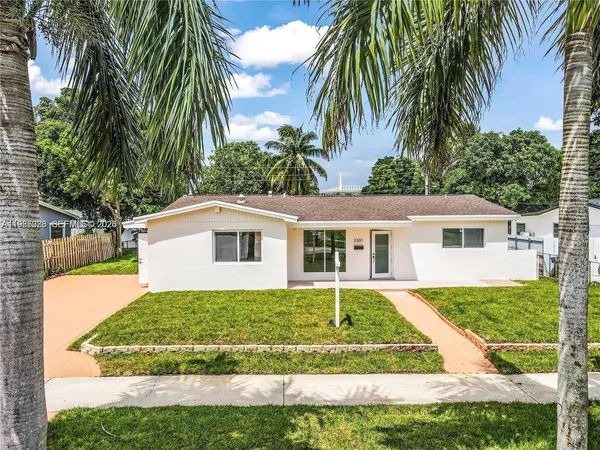 $3,900 | 2301 Northwest 191st Street, Miami Gardens, FL 33056