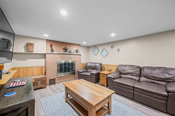 $585,000 | 336 East Ardmore Avenue, Roselle, IL 60172