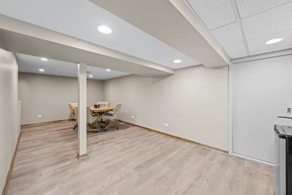$585,000 | 336 East Ardmore Avenue, Roselle, IL 60172