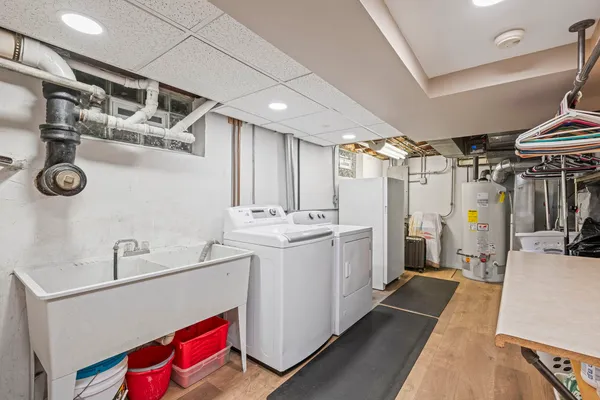 $585,000 | 336 East Ardmore Avenue, Roselle, IL 60172