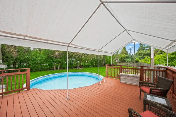 $585,000 | 336 East Ardmore Avenue, Roselle, IL 60172
