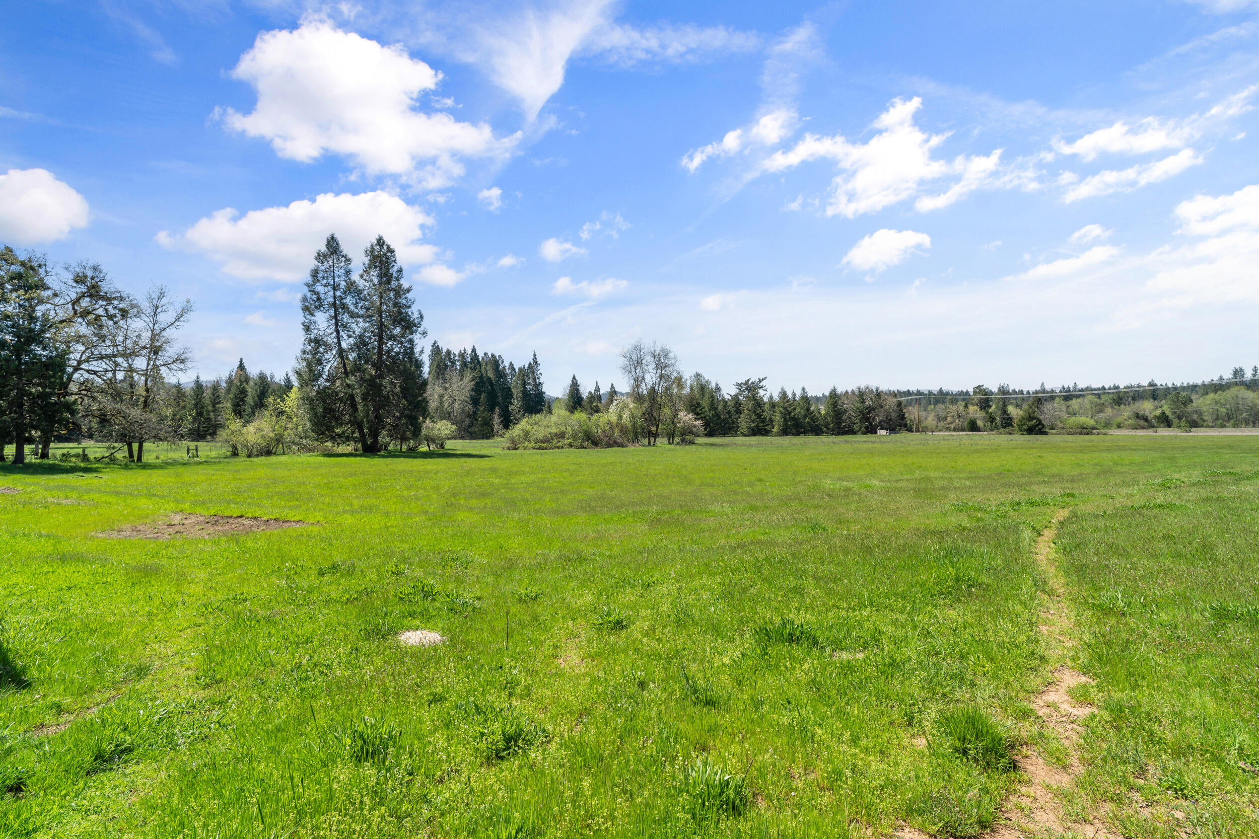 7589 Takilma Road Cave Junction, OR 97523 - Photo 41 of 54 40