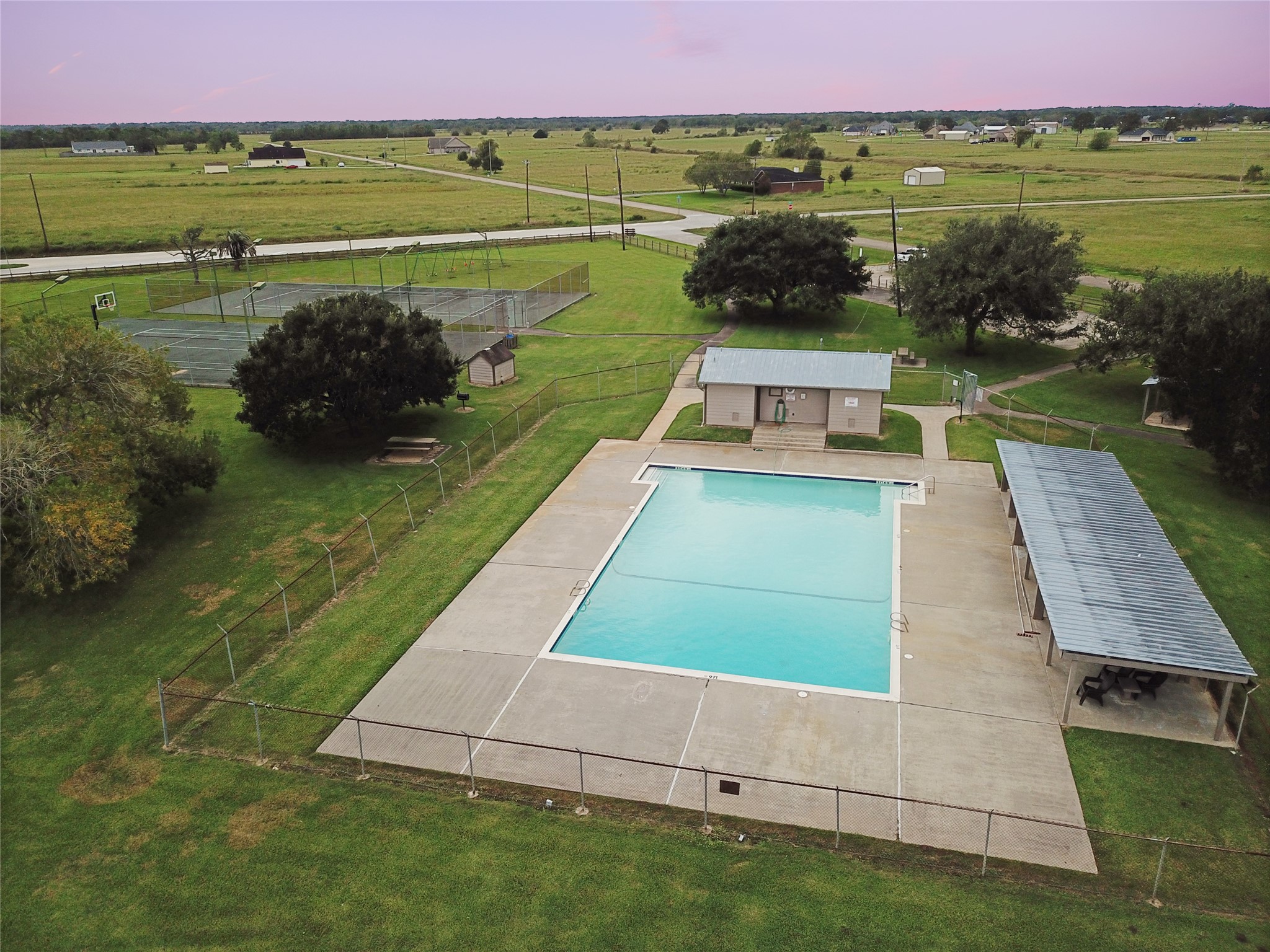 1120 Winchester Court Angleton, TX 77515 - Photo 4 of 14