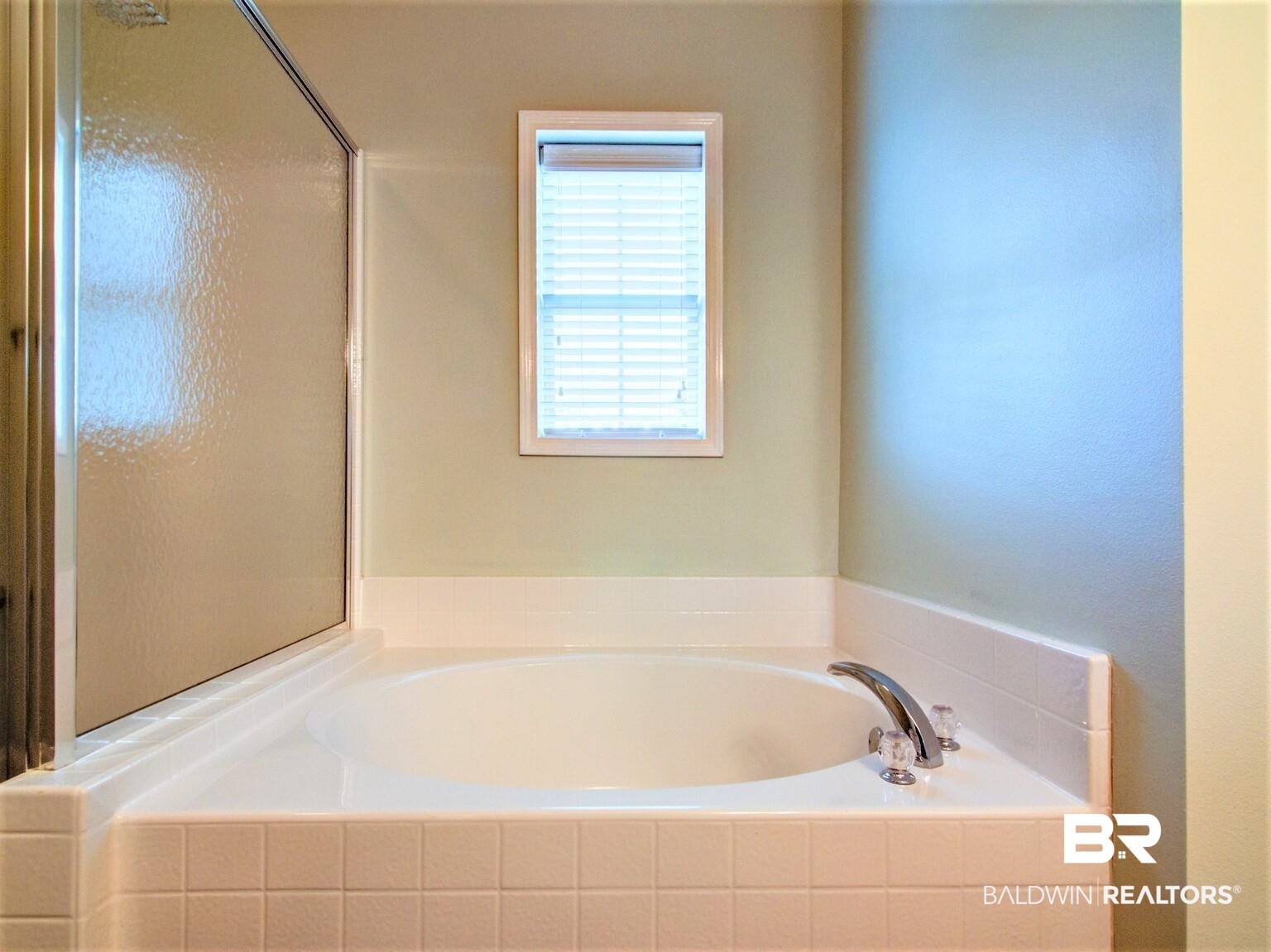 25806 Pollard Road, Unit 210 Daphne, AL 36526 - Photo 21 of 25 Master Bath Garden Tub