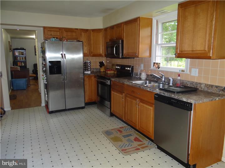 2431 Monmouth Road Jobstown, NJ 08041 - Photo 5 of 15 Gallery Image 5