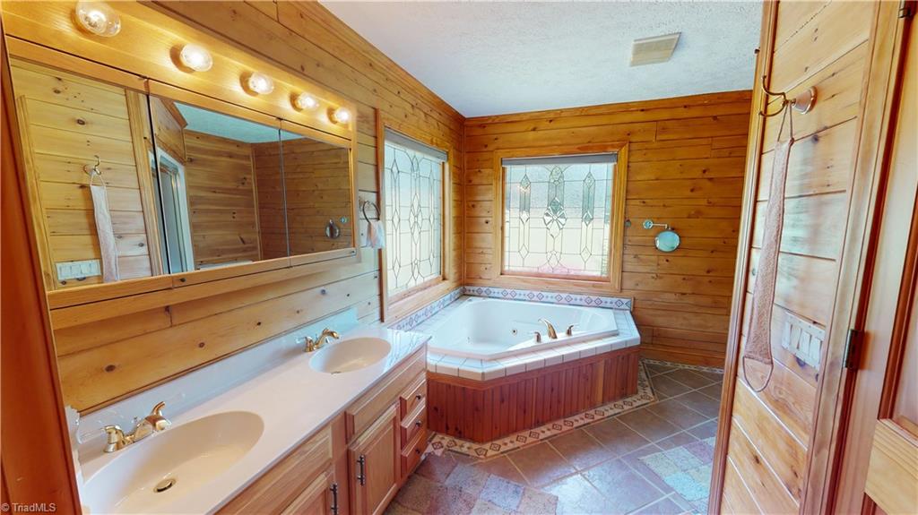 968 Corner Road Pinnacle, NC 27043 - Photo 18 of 30 Gallery Image 18