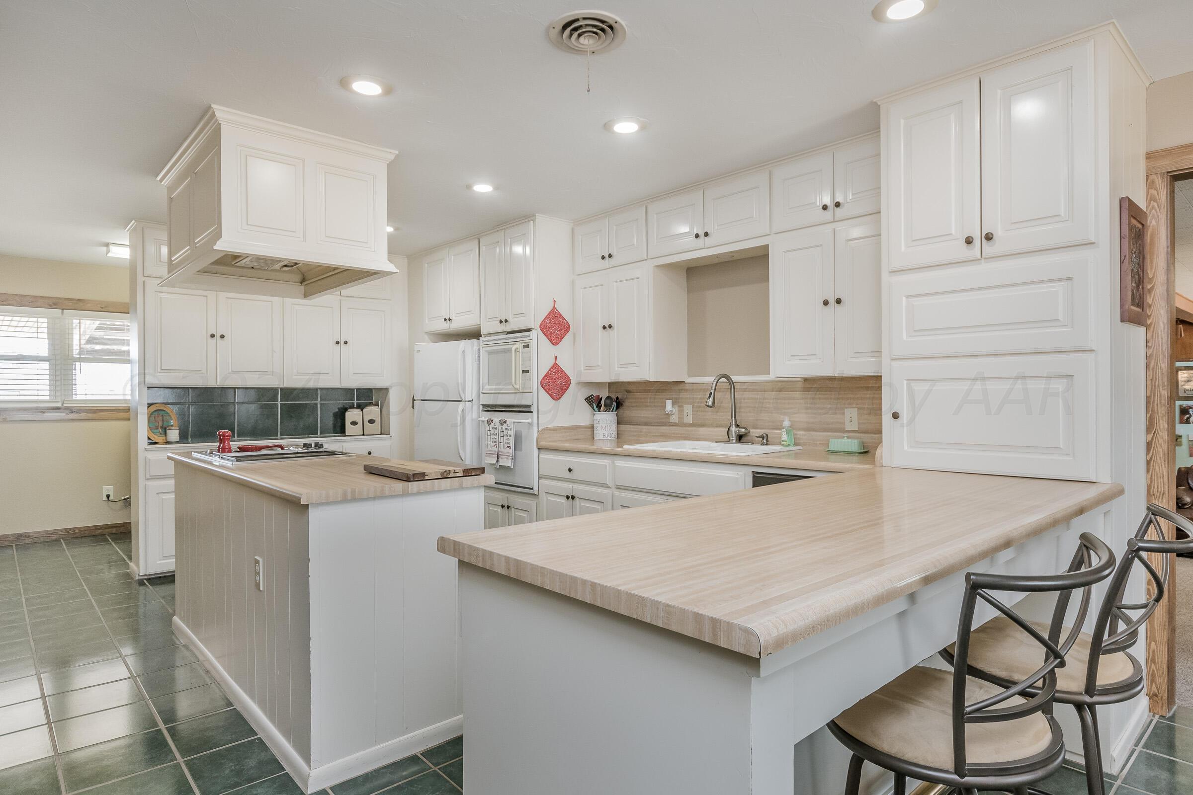 23000 Arnot Road Canyon, TX 79015 - Photo 12 of 54 Kitchen