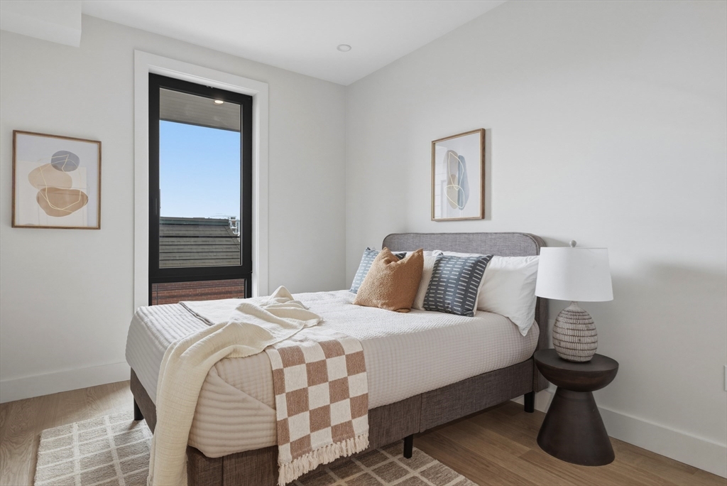 118 B Street, Unit 209 Boston, MA 02127 - Photo 7 of 12