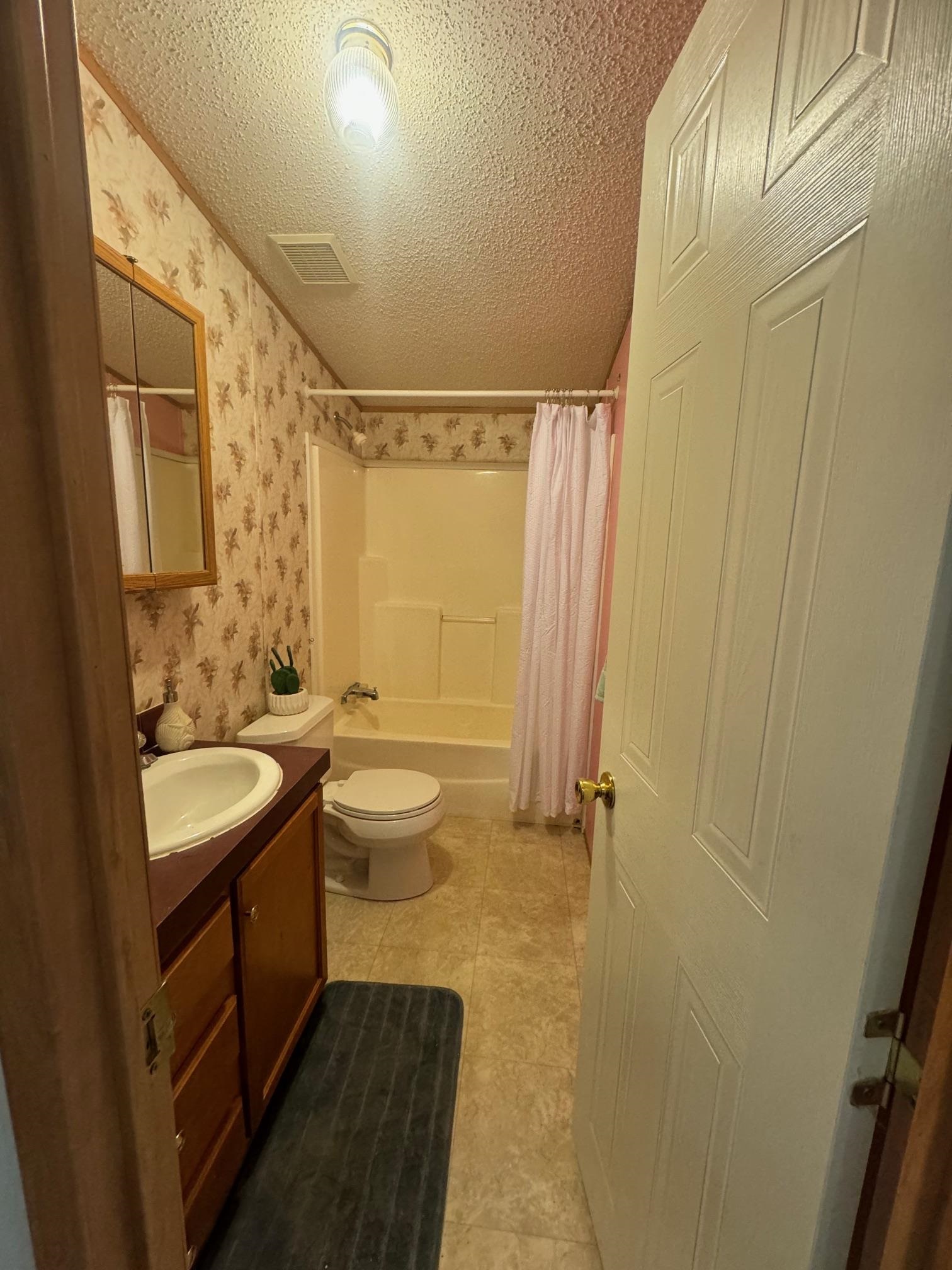 1862 Princess Lane Lillian, AL 36549 - Photo 9 of 41 Bathroom