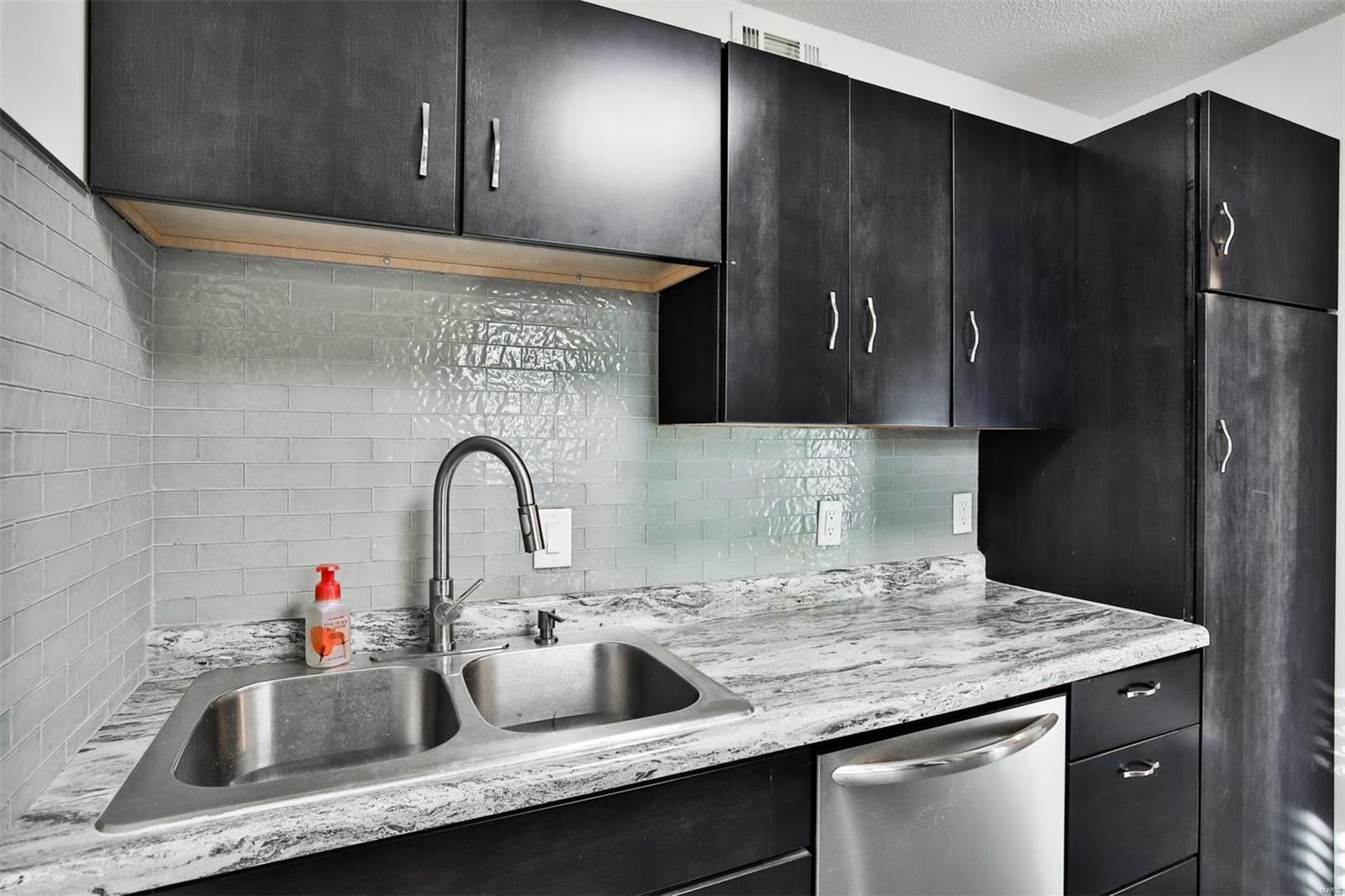9154 Eager Road St. Louis, MO 63144 - Photo 12 of 25 Gallery Image 12