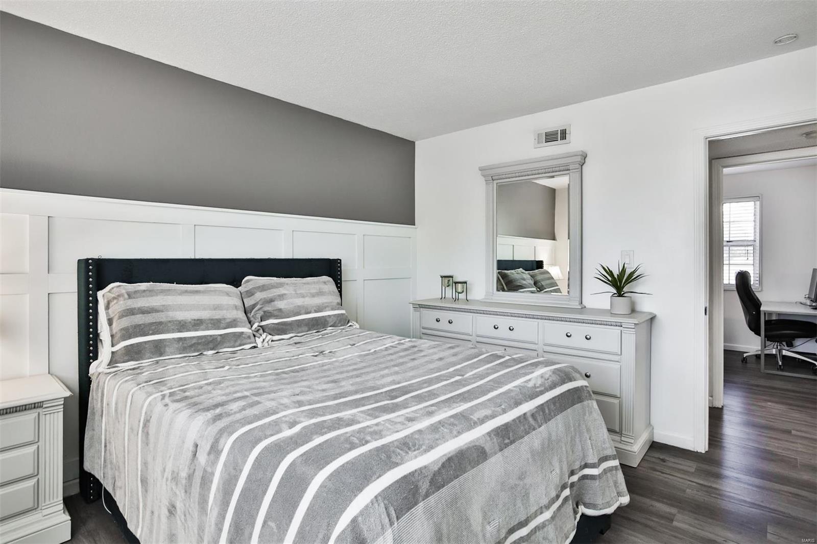 9154 Eager Road St. Louis, MO 63144 - Photo 16 of 25 Gallery Image 16