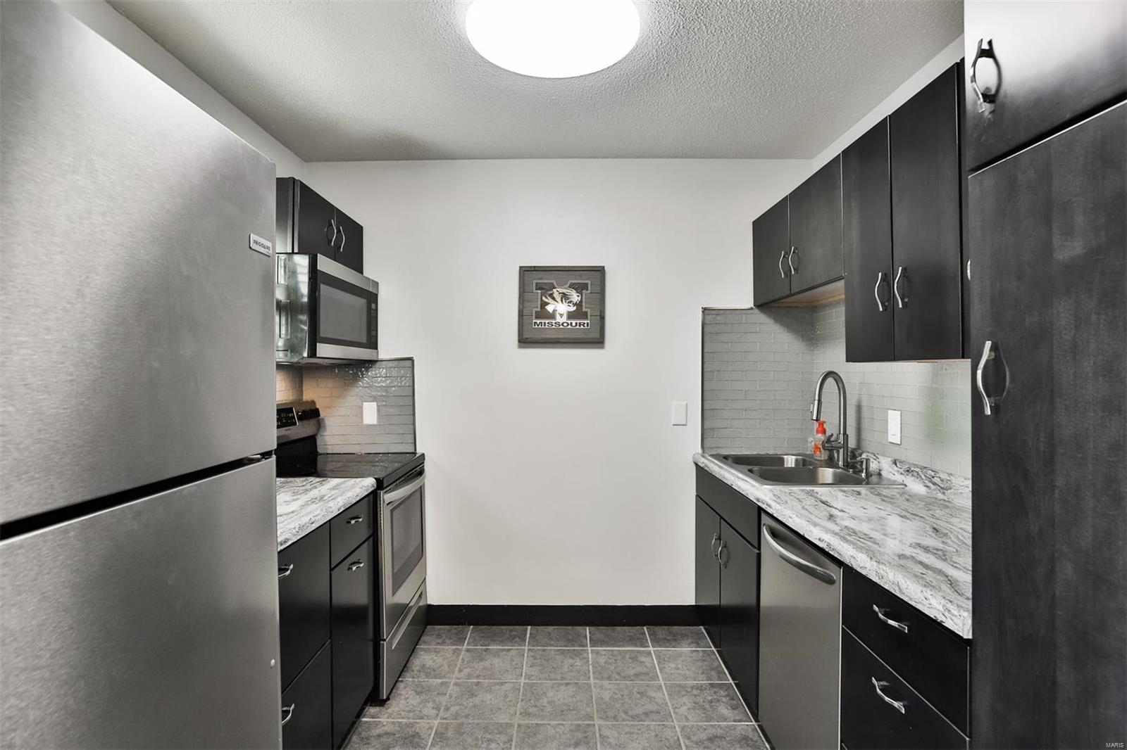 9154 Eager Road St. Louis, MO 63144 - Photo 9 of 25 Gallery Image 9