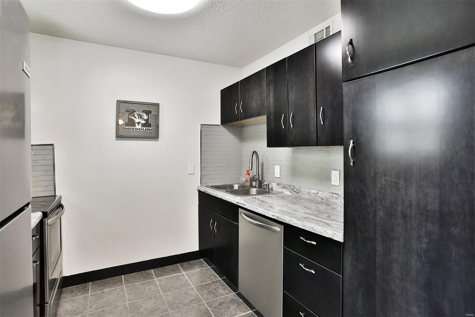 9154 Eager Road St. Louis, MO 63144 - Photo 10 of 25 Gallery Image 10