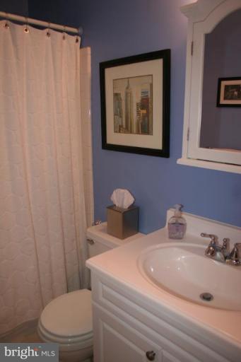 7200 Racepoint Way Alexandria, VA 22315 - Photo 13 of 29 Bath #2