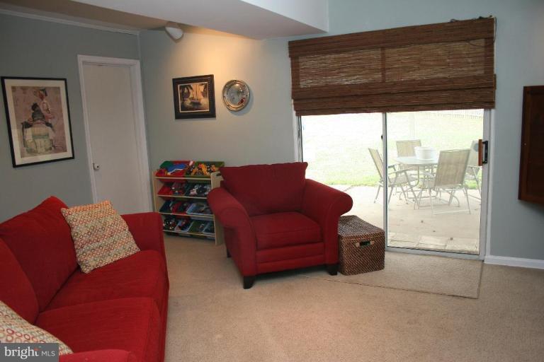 7200 Racepoint Way Alexandria, VA 22315 - Photo 23 of 29 Walk Out to Patio