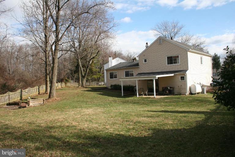 7200 Racepoint Way Alexandria, VA 22315 - Photo 25 of 29 Exterior (Rear)