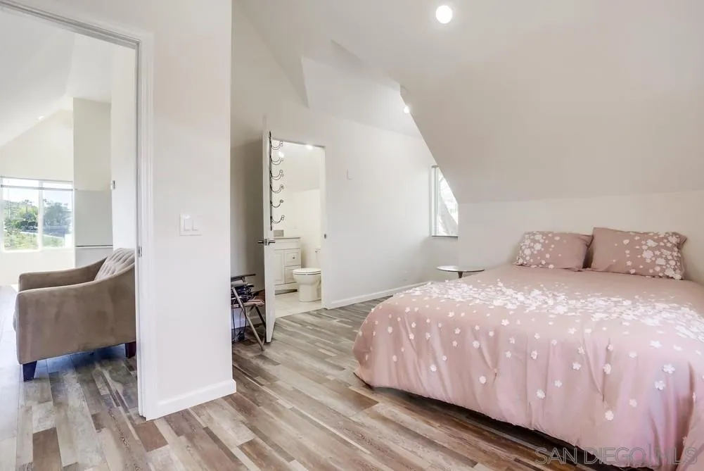 39431 American Road Fallbrook, CA 92028 - Photo 51 of 62 a bedroom with a bed and a couch