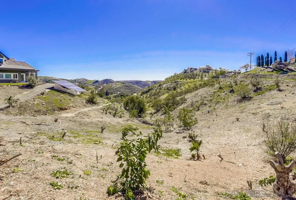 39431 American Road Fallbrook, CA 92028 - Photo 56 of 62 a view of a dry field with a view of mountains