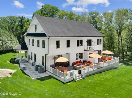 $4,395,000 | 16 Lia Fail Way, Cos Cob, CT 06807