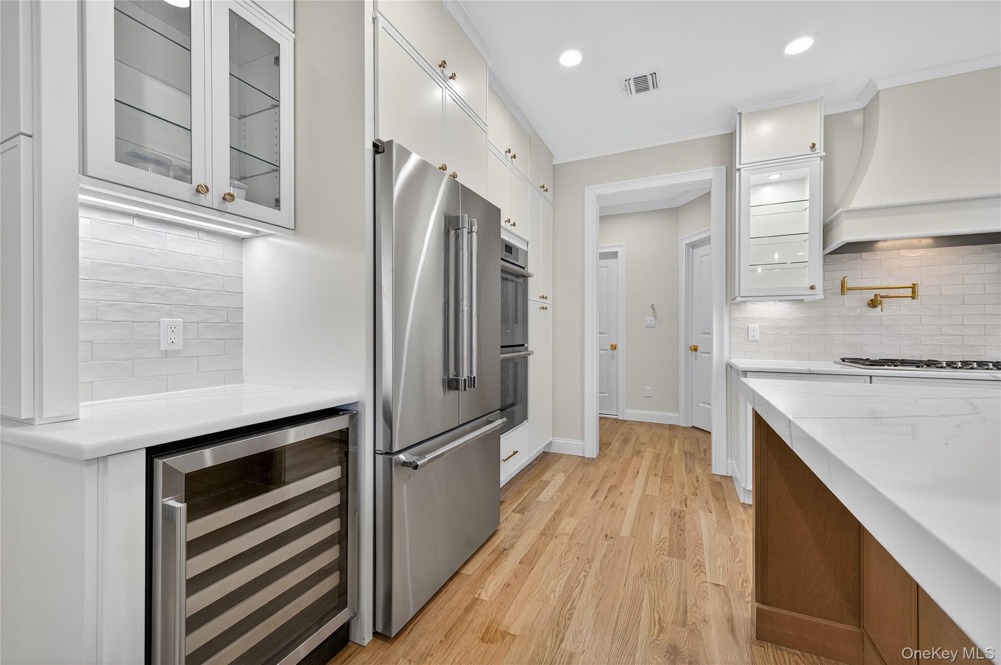 229 Brixton Road Garden City, NY 11530 - Photo 15 of 40