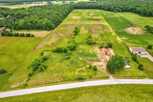 $399,900 | 7670 East Curtis Road, Frankenmuth, MI 48734