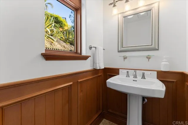 $3,799,000 | 1045 Van Nuys Street, San Diego, CA 92109