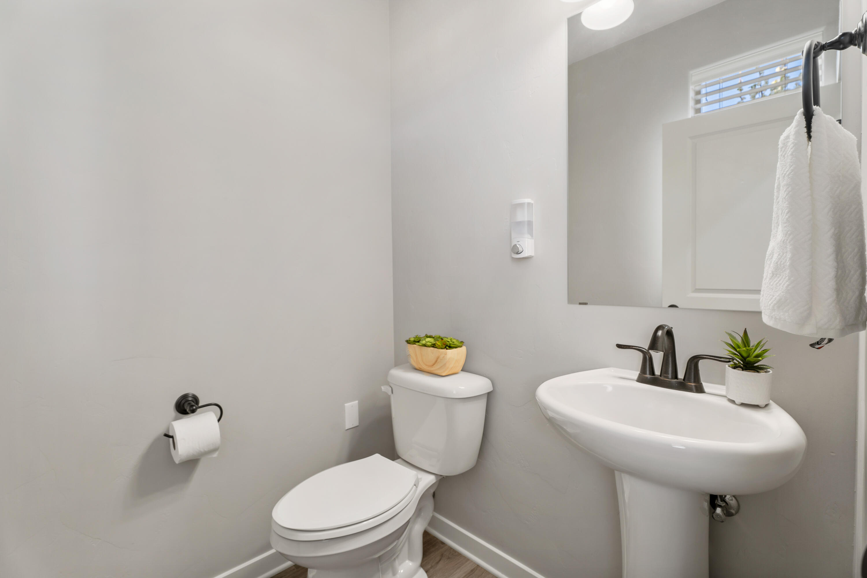 3455 Southwest 28th Street Redmond, OR 97756 - Photo 4 of 35 10-Bathroom
