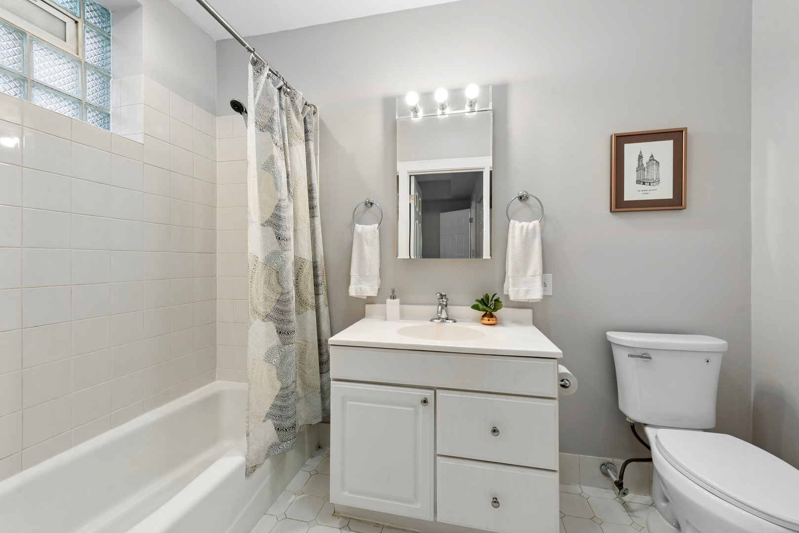 4340 North Sheridan Road, Unit 2S Chicago, IL 60613 - Photo 8 of 22