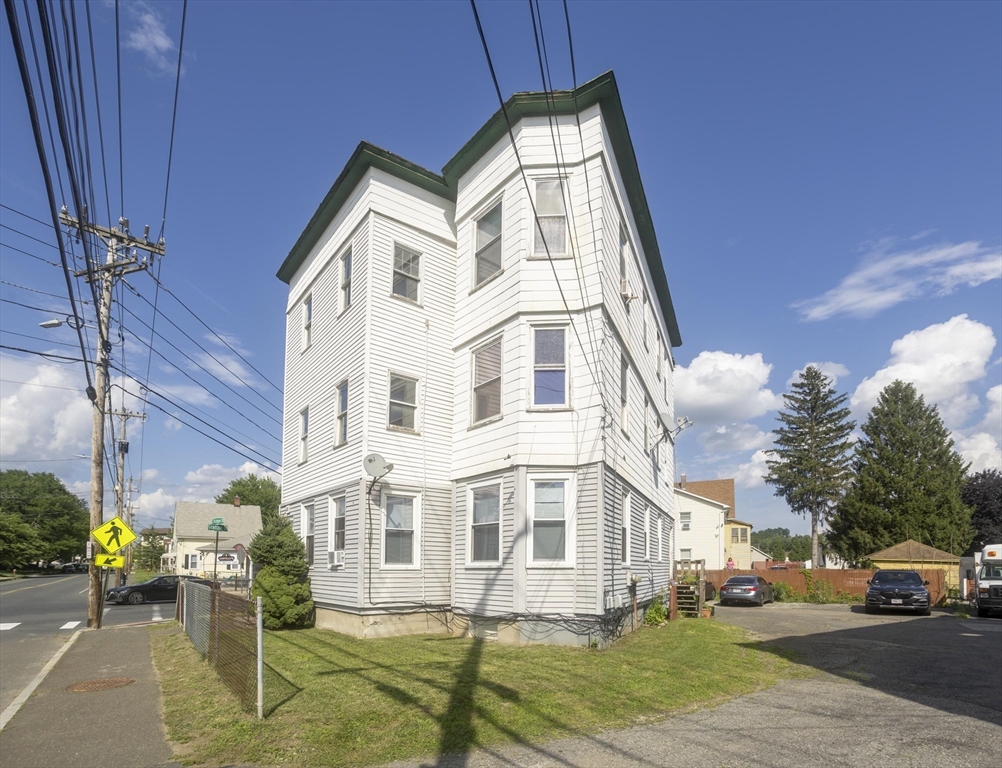 583 Chicopee Street Chicopee, MA 01013 - Photo 4 of 23