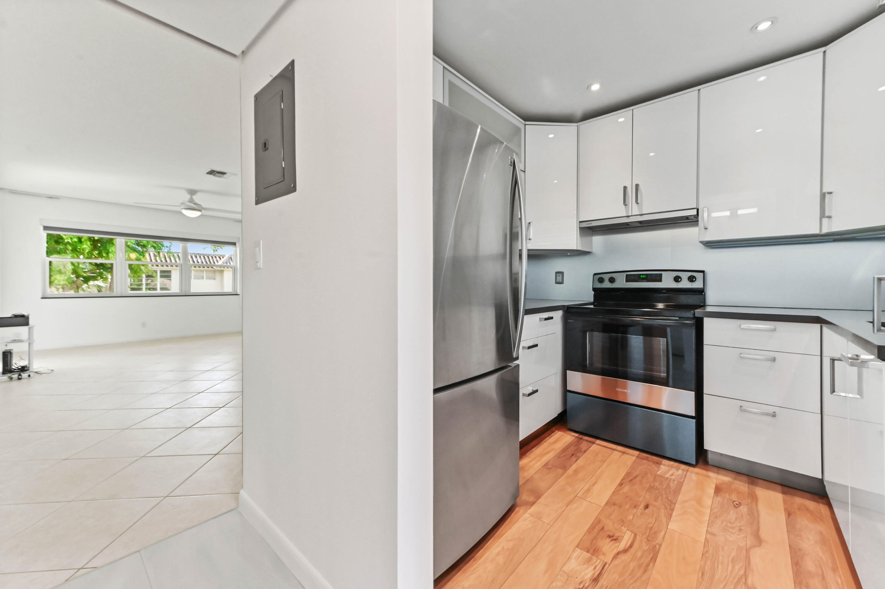 400 Northeast 20th Street, Unit A312 Boca Raton, FL 33431 - Photo 9 of 42 09 Entry 03
