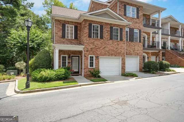 $625,000 | 2570 Oglethorpe Circle Northeast, Brookhaven, GA 30319