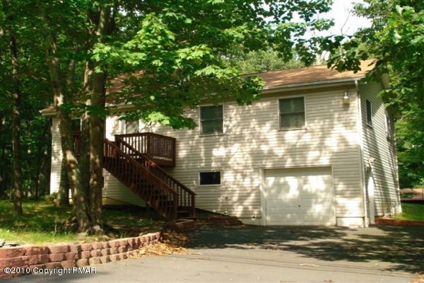 491 Gold Finch Road Bushkill, PA 18324 - Photo 1 of 10 Main Photo