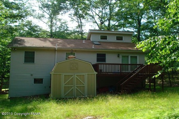 491 Gold Finch Road Bushkill, PA 18324 - Photo 10 of 10 Back