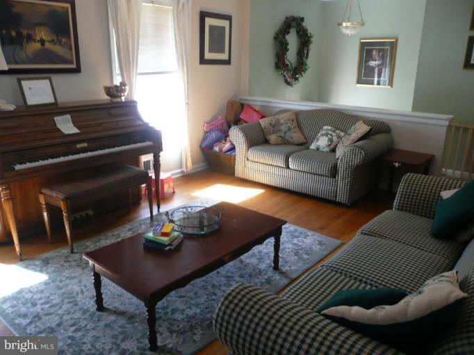 Bright & Spacious Living Room